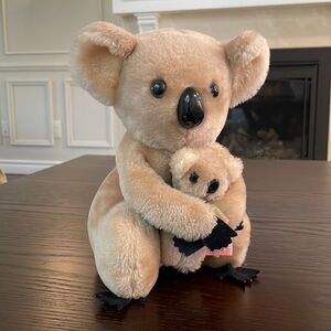 Vintage 1978 R Dakin Mama Koala Bear w baby Plush Toy Stuffed Animal 10” Tall L